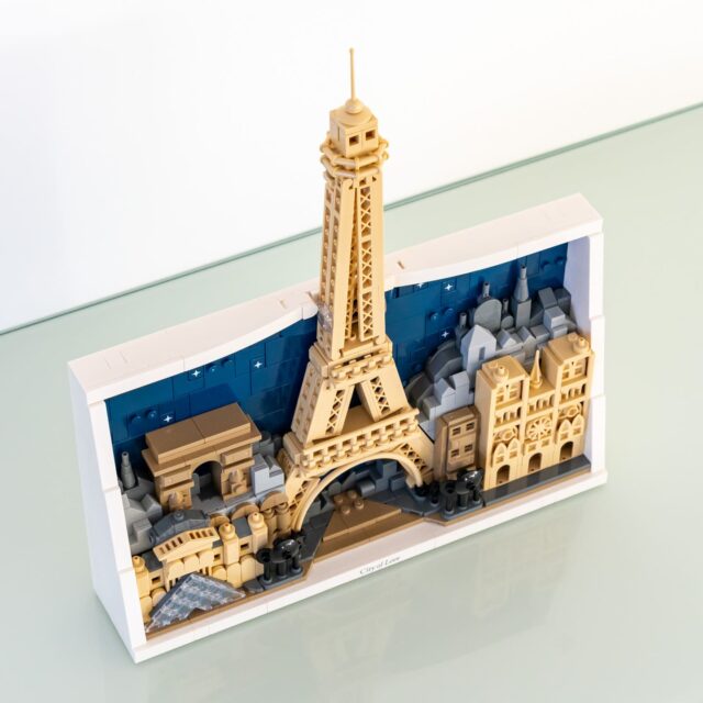 Review LEGO Architecture 21064 Paris - City of Love