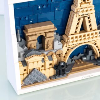 Review LEGO Architecture 21064 Paris - City of Love