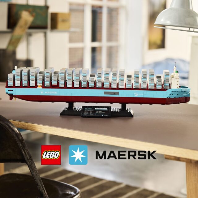 LEGO 40955 Maersk Dual-Fuel Container Vessel