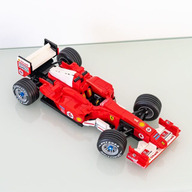Review LEGO Icons 11375 Ferrari F2004 & Michael Schumacher