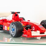 Review LEGO Icons 11375 Ferrari F2004 & Michael Schumacher