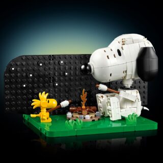 LEGO Ideas 21368 Peanuts: Snoopy's Doghouse