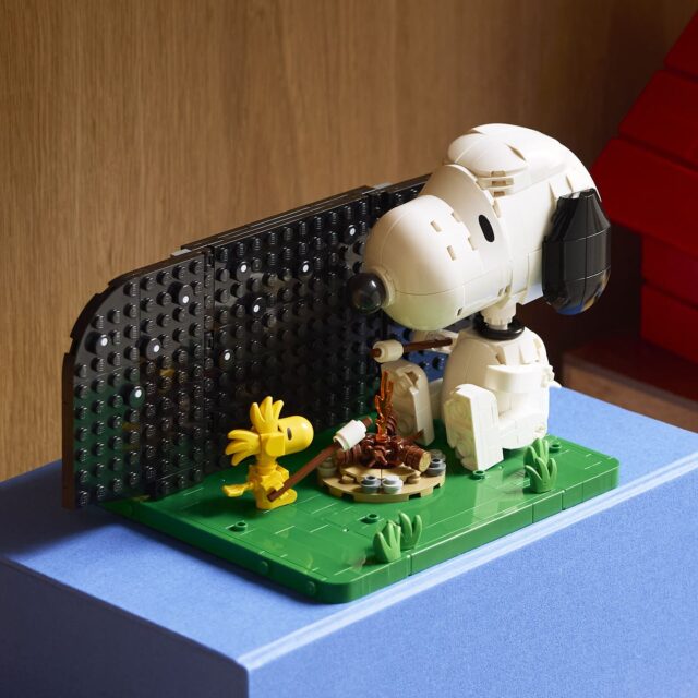 LEGO Ideas 21368 Peanuts: Snoopy's Doghouse