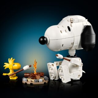 LEGO Ideas 21368 Peanuts: Snoopy's Doghouse