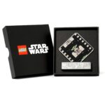 5010320 The Mandalorian and Grogu Display