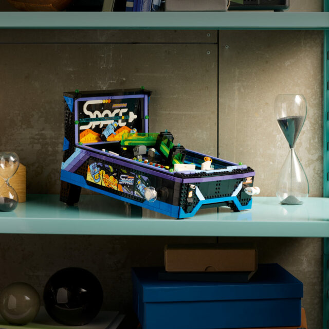 LEGO Icons 11374 Arcade Pinball Machine