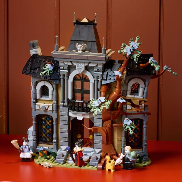 LEGO Icons 11383 Mayor Manor (Midnight Valley Collection #1)