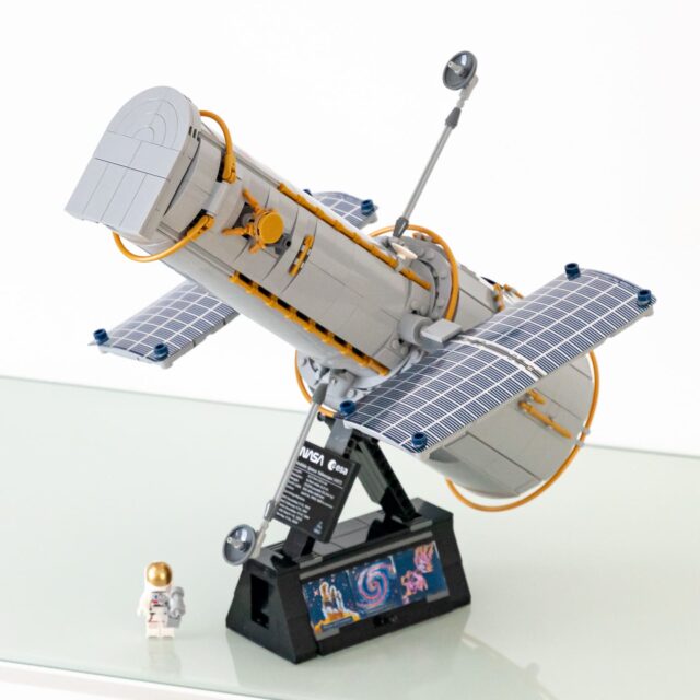 Review LEGO Icons 11382 Hubble Space Teslescope