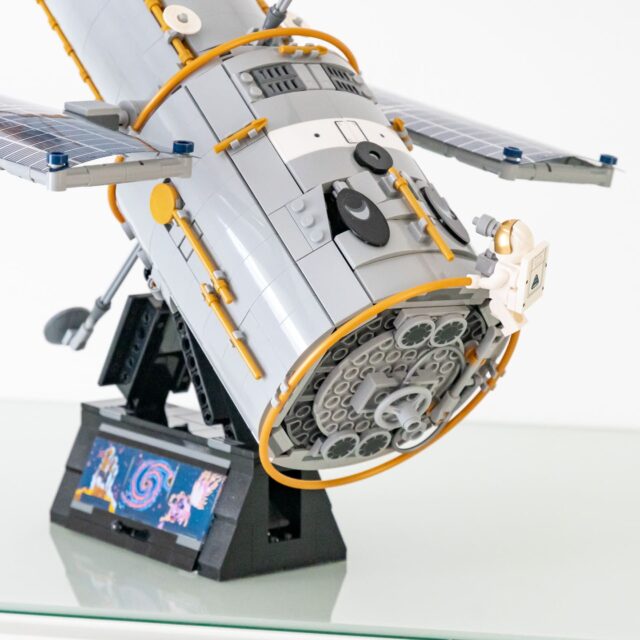 Review LEGO Icons 11382 Hubble Space Teslescope