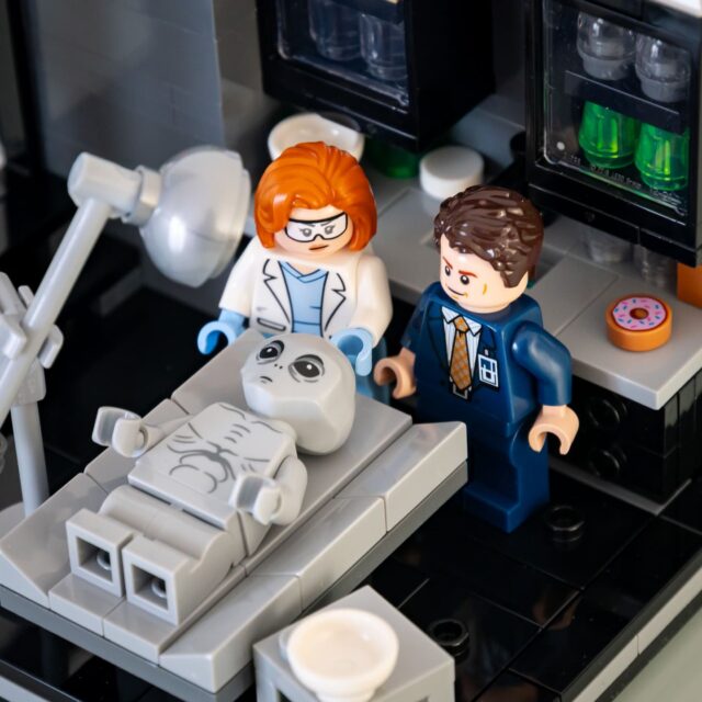 Review LEGO Ideas 40896 The X-Files: Scully’s Lab (GWP)