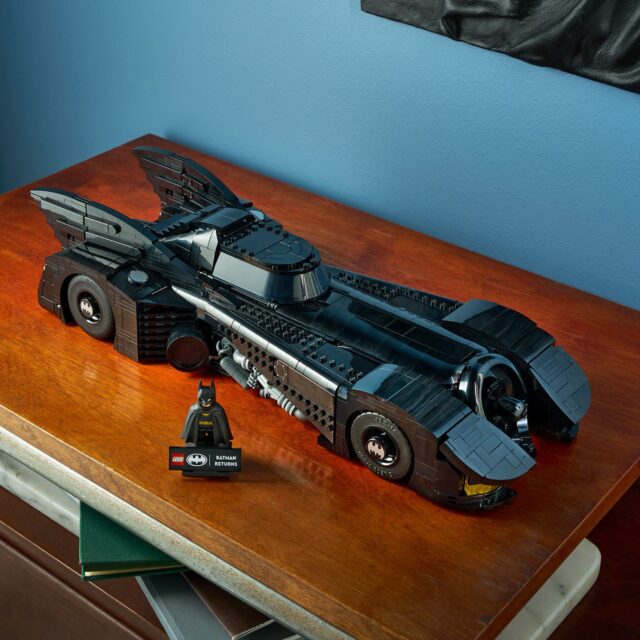 LEGO DC Batman 76355 Batman Returns Batmobile