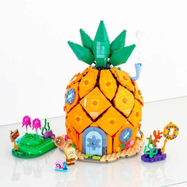 Review LEGO Icons 11386 SpongeBob SquarePants: Bikini Bottom