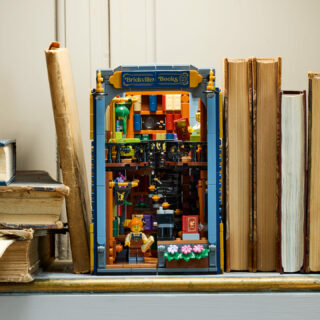 LEGO Icons 11379 Bookshop: Book Nook
