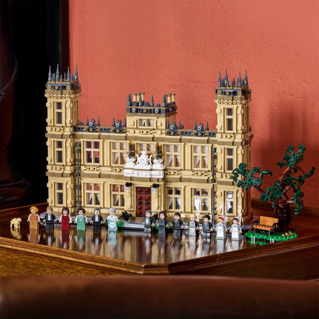 LEGO Ideas 21373: Downton Abbey