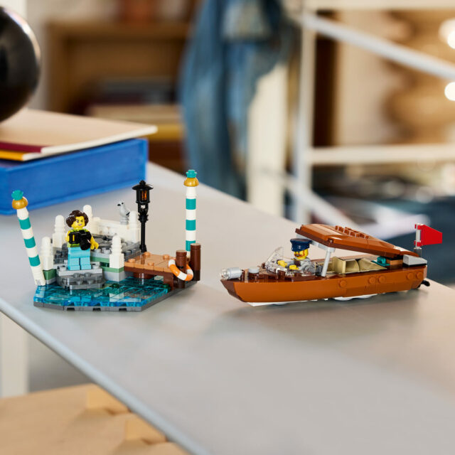 LEGO Icons 40898 Venetian Water Taxi