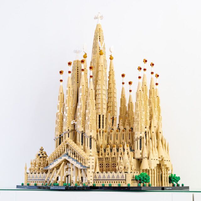 Review LEGO Architecture 21065 Sagrada Família