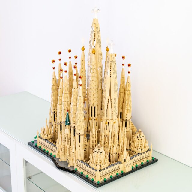 Review LEGO Architecture 21065 Sagrada Família